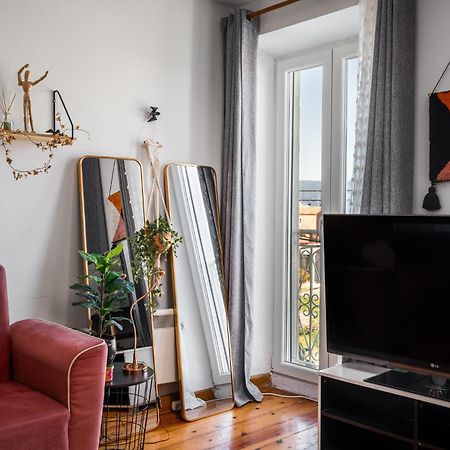Laval Apartment Mantouki Eksteriør billede