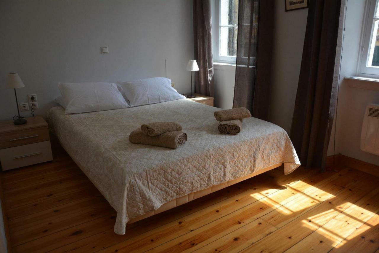 Laval Apartment Mantouki Eksteriør billede