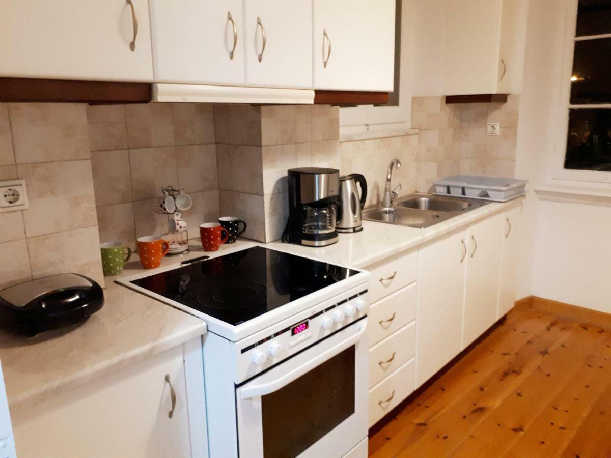 Laval Apartment Mantouki Eksteriør billede